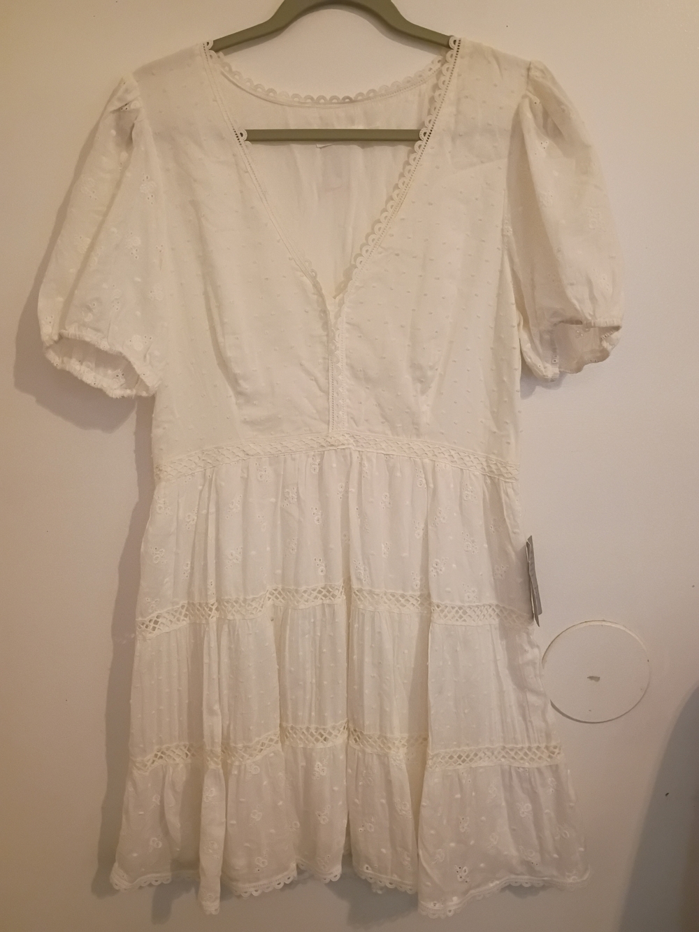 Lush White Eyelet V‑Neck Tiered Puff‑Sleeve Mini Dress Sz XL NWT